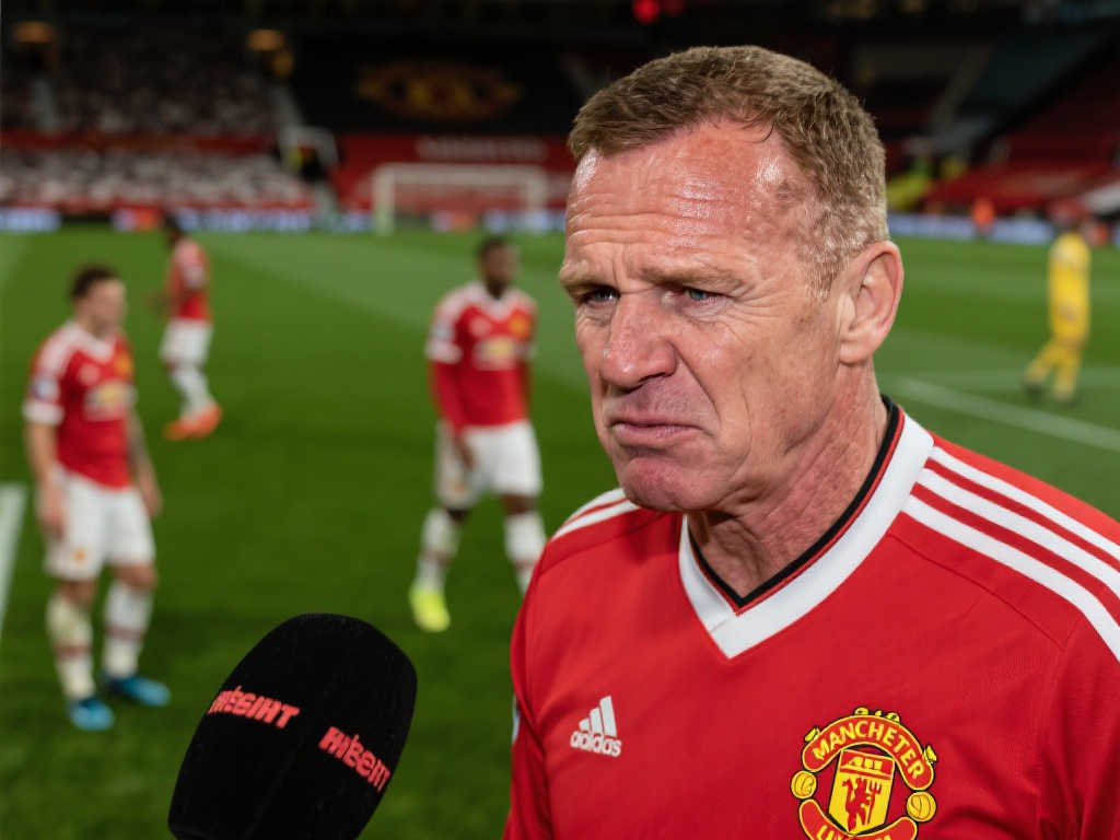 基恩痛批曼联表现不堪 范尼无奈:输球因“越位时机 基恩痛批曼联表现不堪 范尼无奈:输球因“越位时机